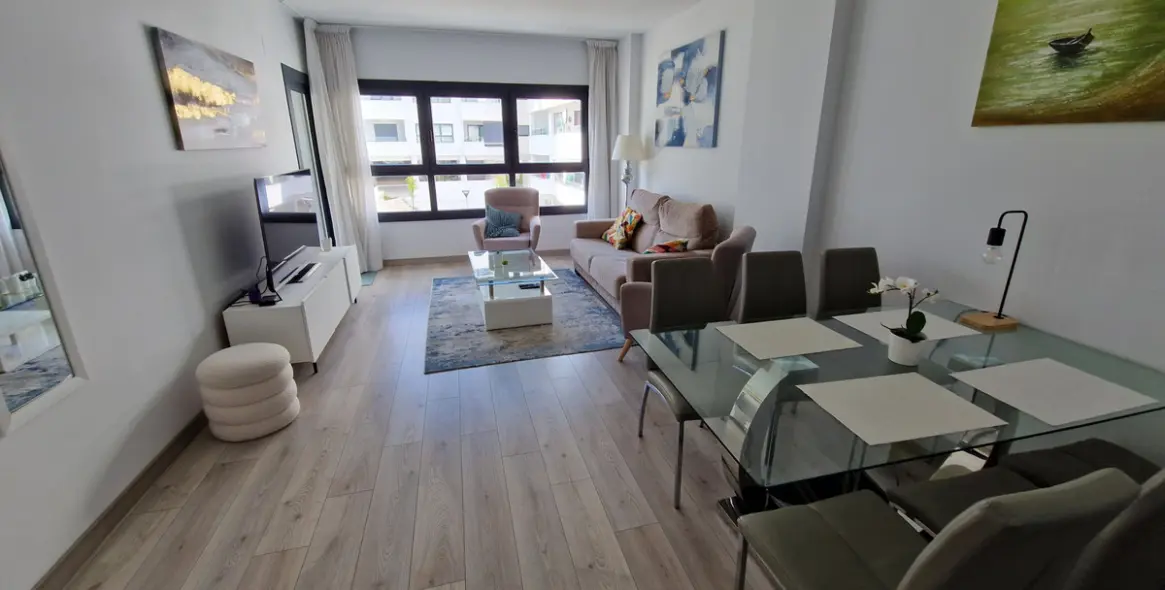 Sale of middle floor apartment in Estepona 4