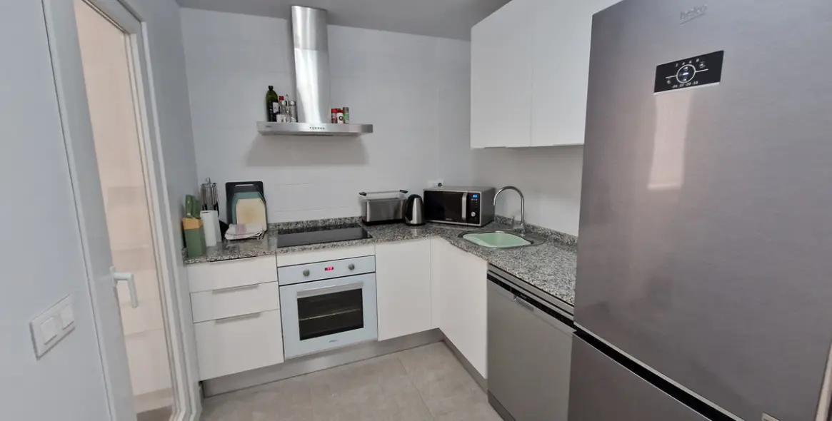 Sale of middle floor apartment in Estepona 5