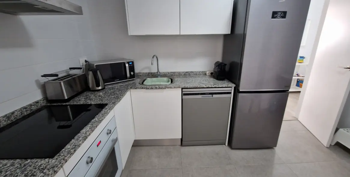 Sale of middle floor apartment in Estepona 6