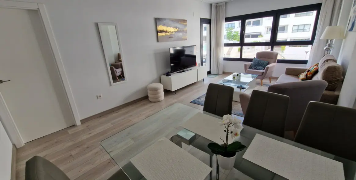 Sale of middle floor apartment in Estepona 8