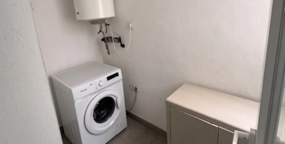 Sale of middle floor apartment in Estepona 15