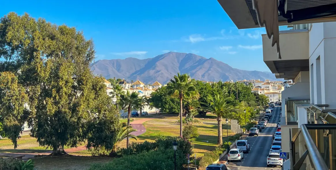 Продажа апартаментов на среднем этаже в La Duquesa 1