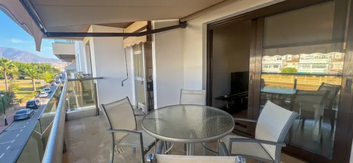 Продажа апартаментов на среднем этаже в La Duquesa 4