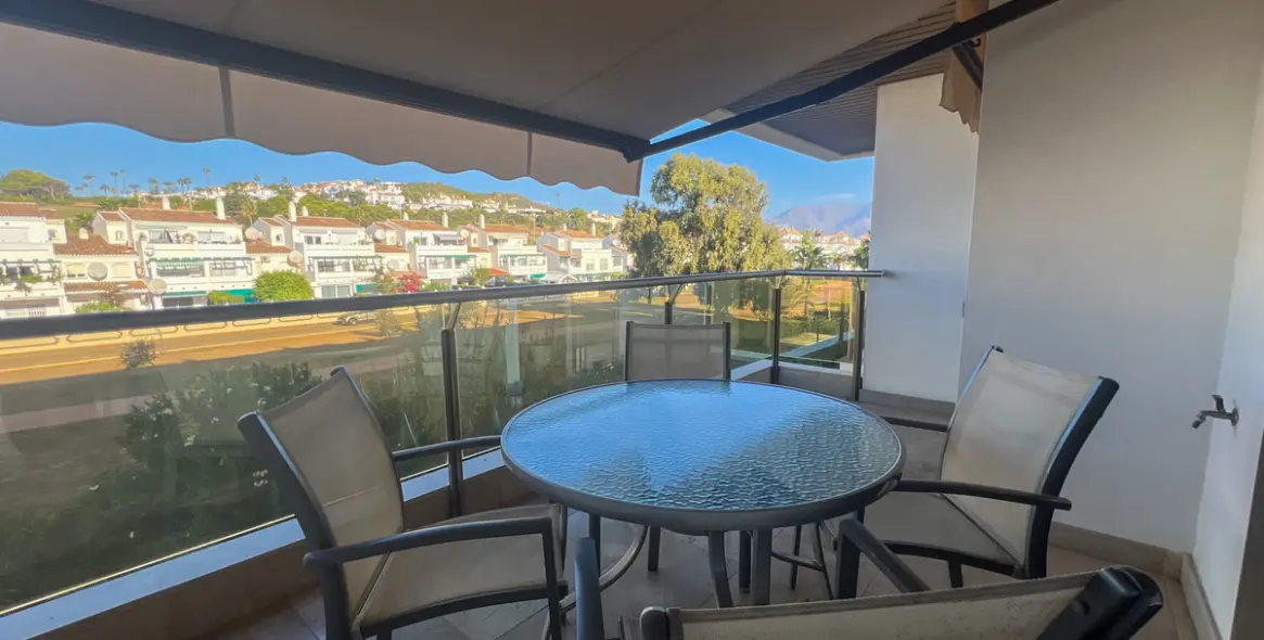 Продажа апартаментов на среднем этаже в La Duquesa 7