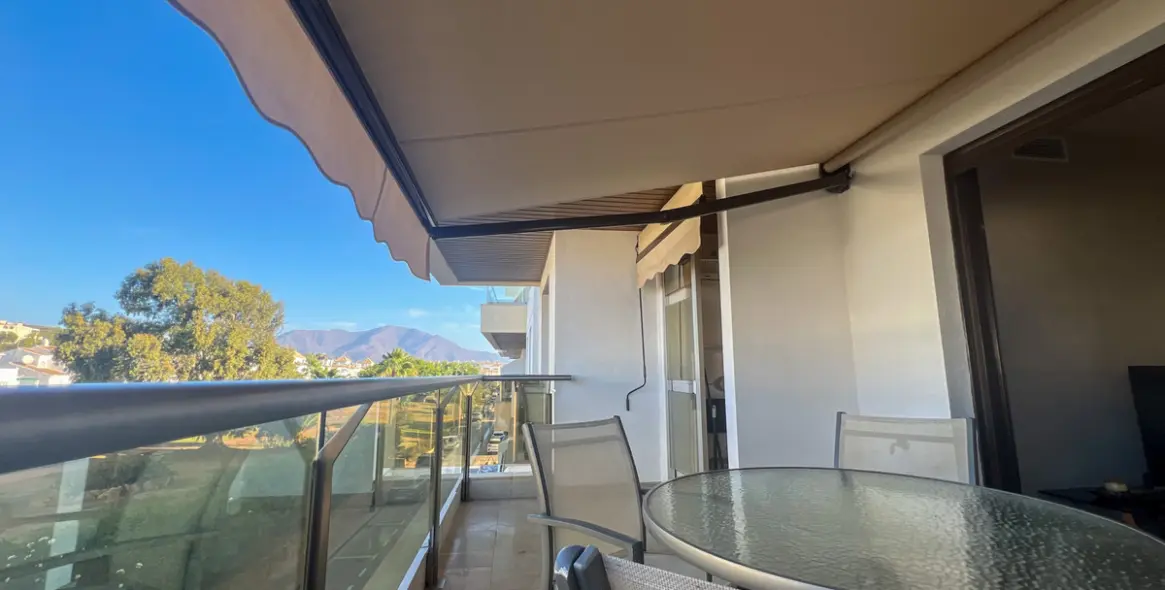 Продажа апартаментов на среднем этаже в La Duquesa 8