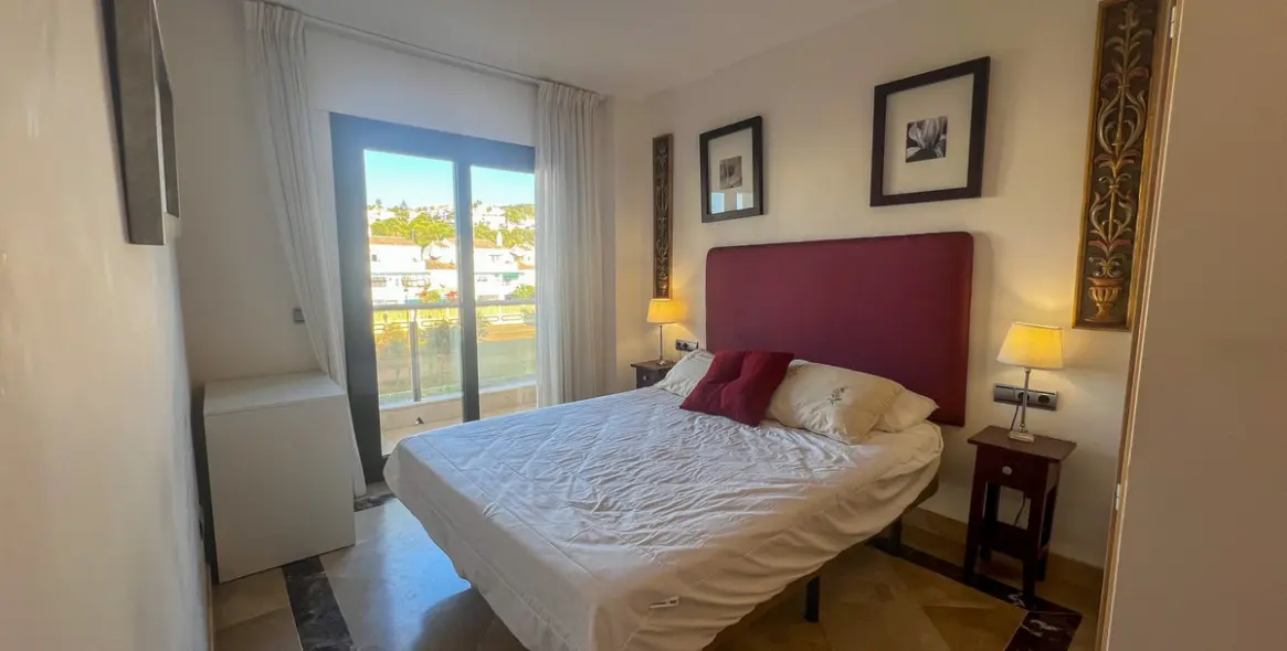 Продажа апартаментов на среднем этаже в La Duquesa 18