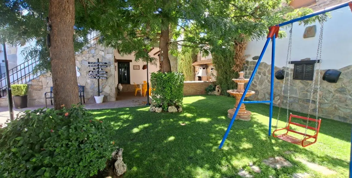 Sale of detached villa in Arriate 2