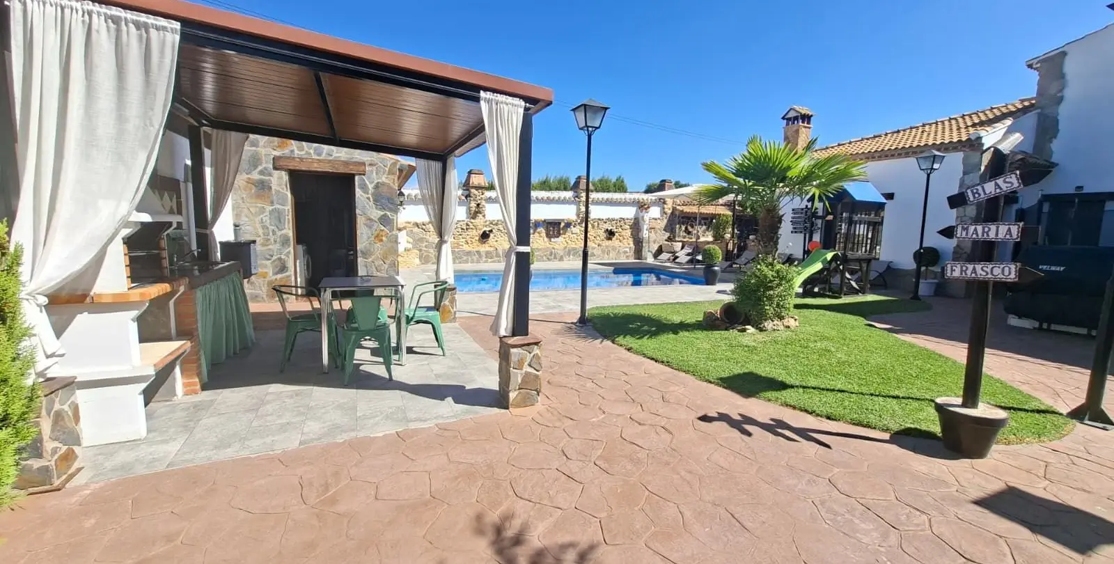 Sale of detached villa in Arriate 35