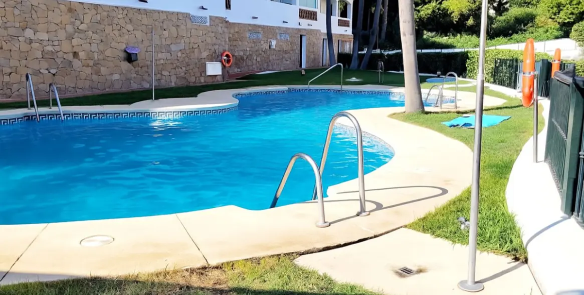 Продажа апартаментов на первом этаже в Torrequebrada 1