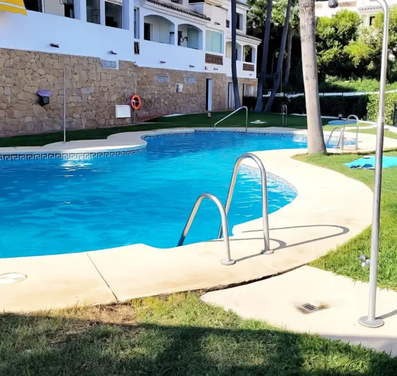 Продажа апартаментов на первом этаже в Torrequebrada