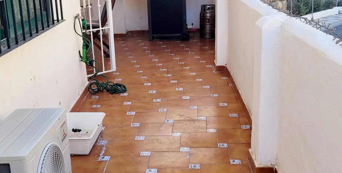 Продажа апартаментов на первом этаже в Torrequebrada 9