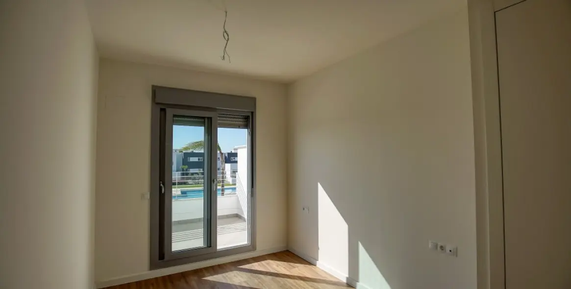 Sale of middle floor apartment in Estepona 4