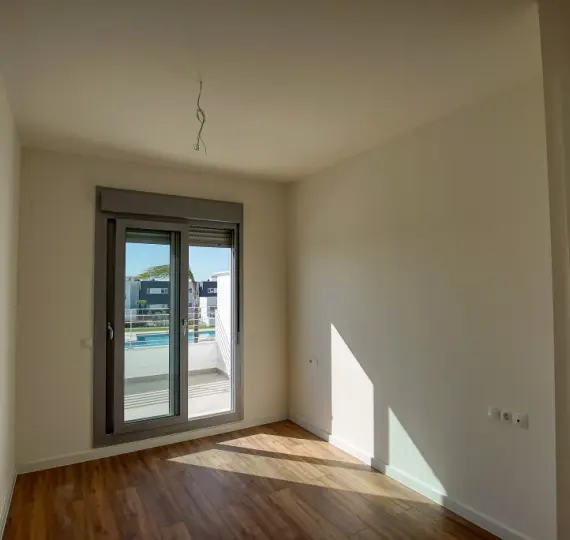 Sale of middle floor apartment in Estepona