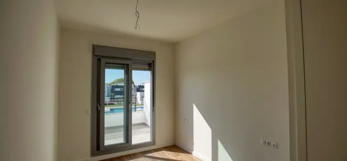 Sale of middle floor apartment in Estepona 3