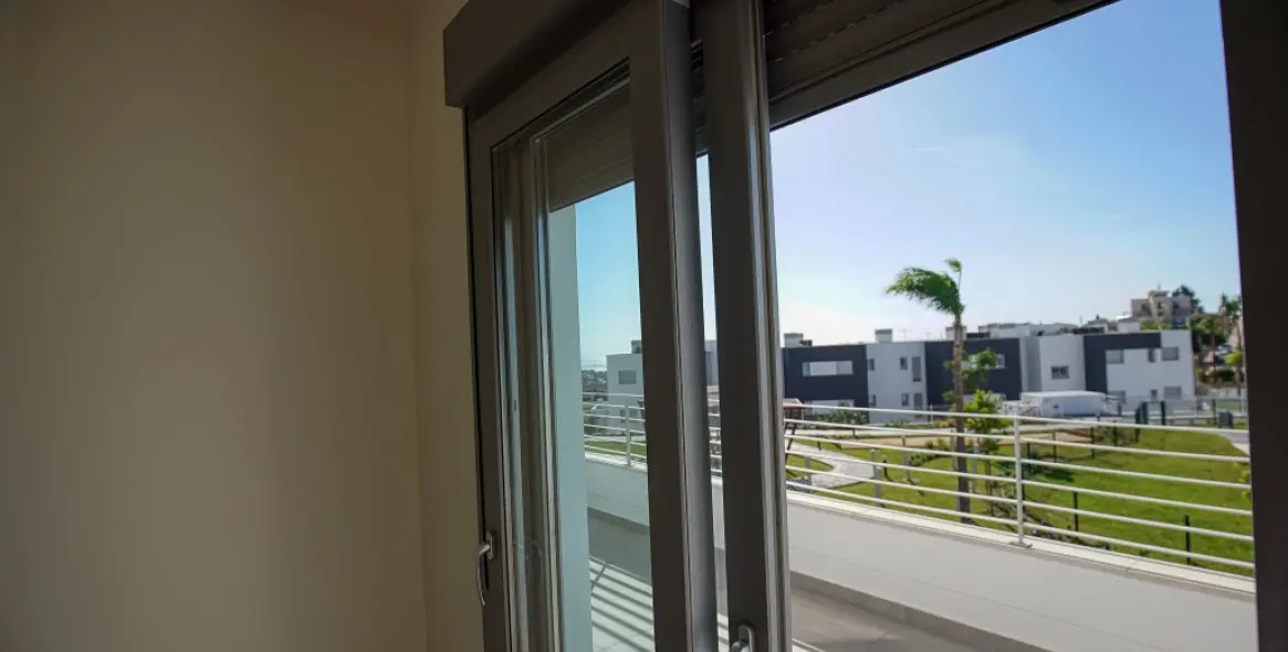 Sale of middle floor apartment in Estepona 7