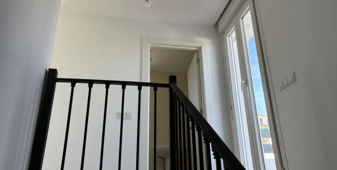 Sale of penthouse duplex in La Duquesa 16