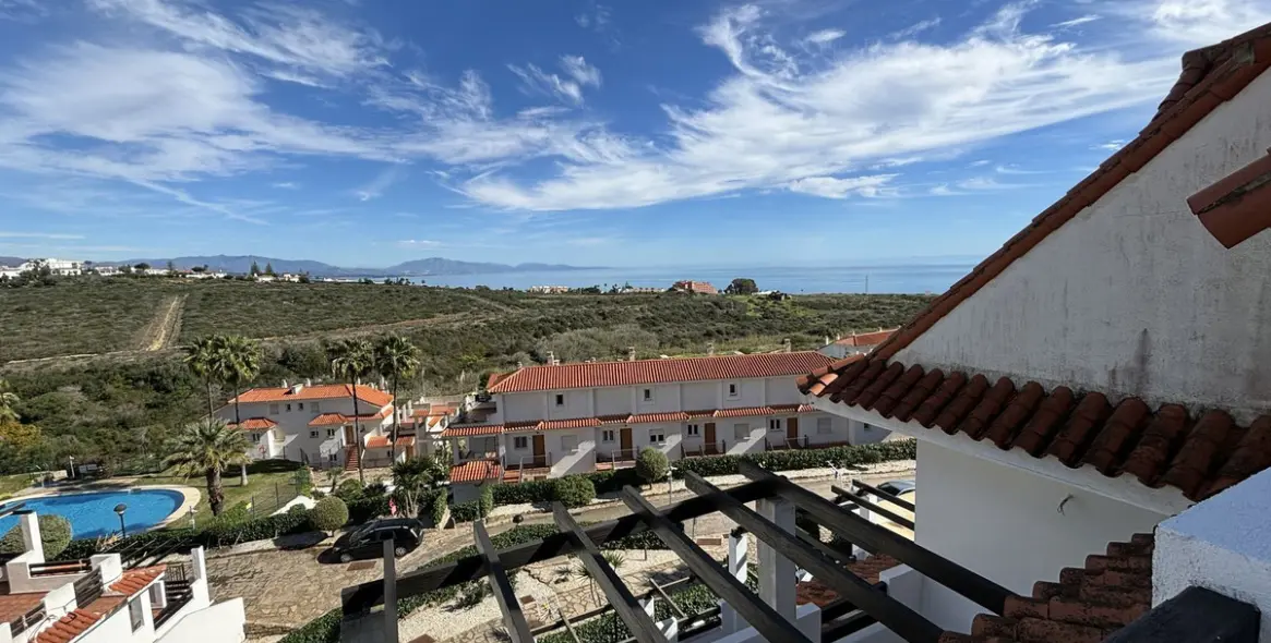 Sale of penthouse duplex in La Duquesa 18