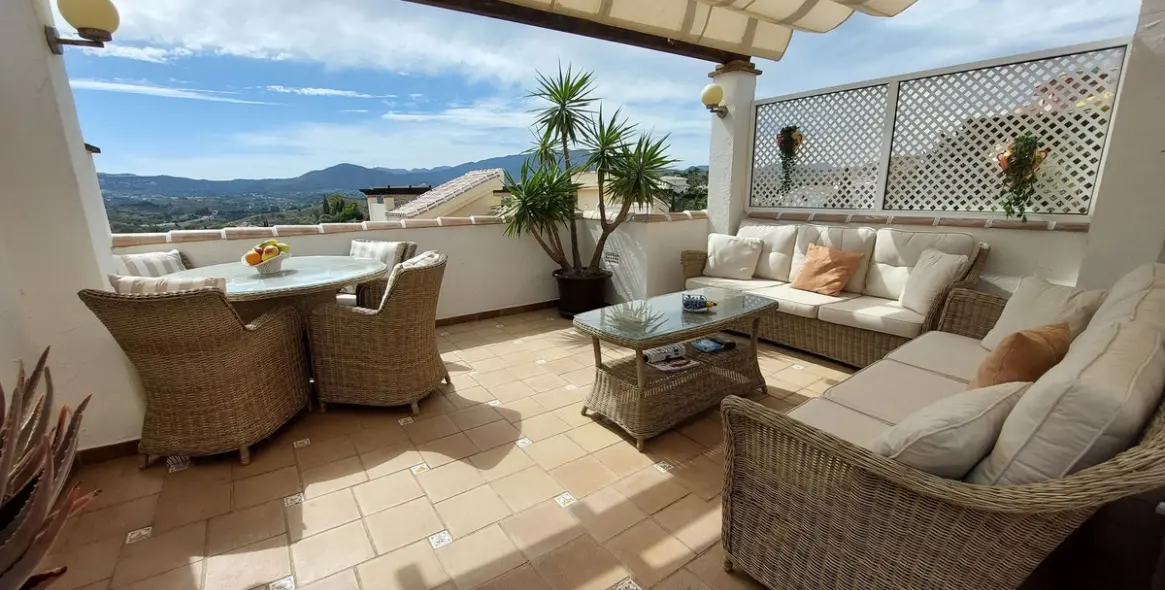 Sale of penthouse in Mijas Golf 15