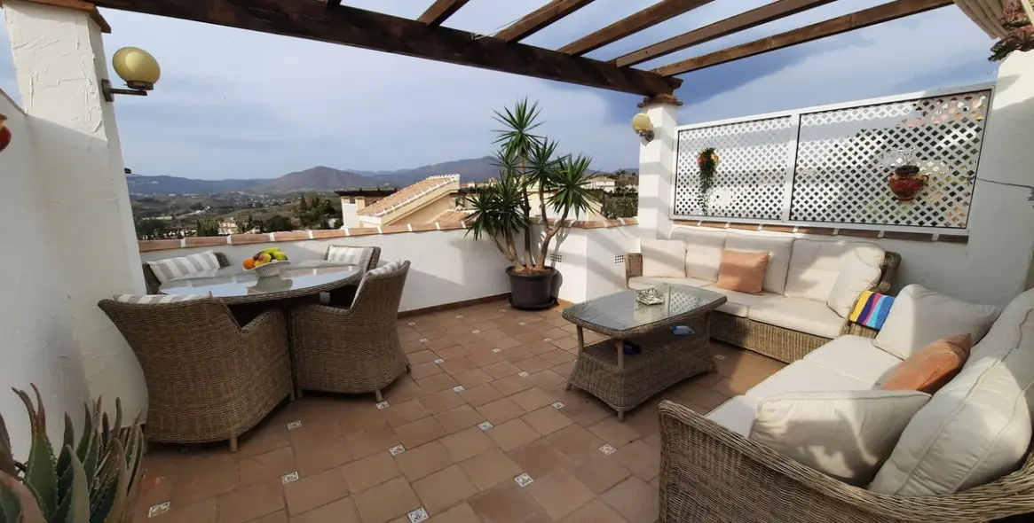 Sale of penthouse in Mijas Golf 16