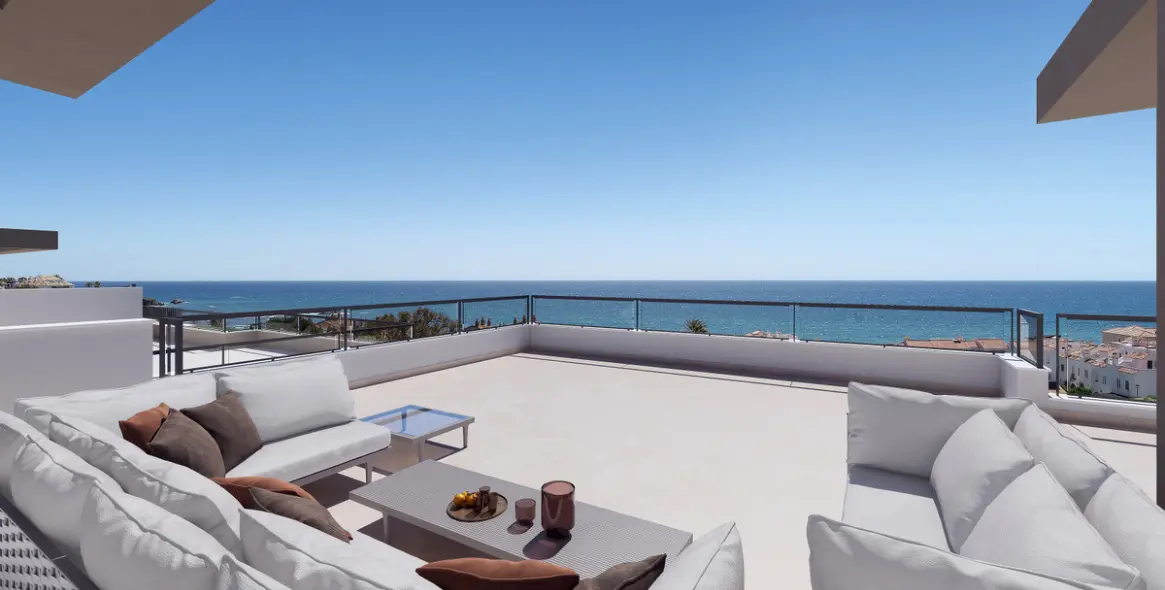 Sale of penthouse in Casares 2