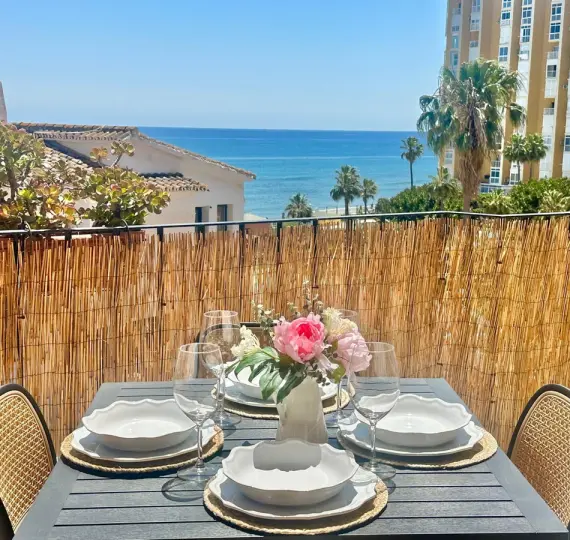 Продажа апартаментов на среднем этаже в Calahonda