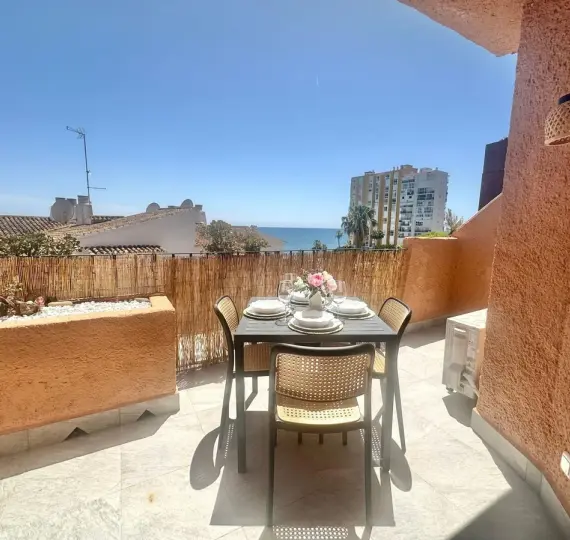 Продажа апартаментов на среднем этаже в Calahonda