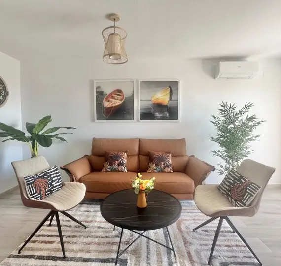 Продажа апартаментов на среднем этаже в Calahonda