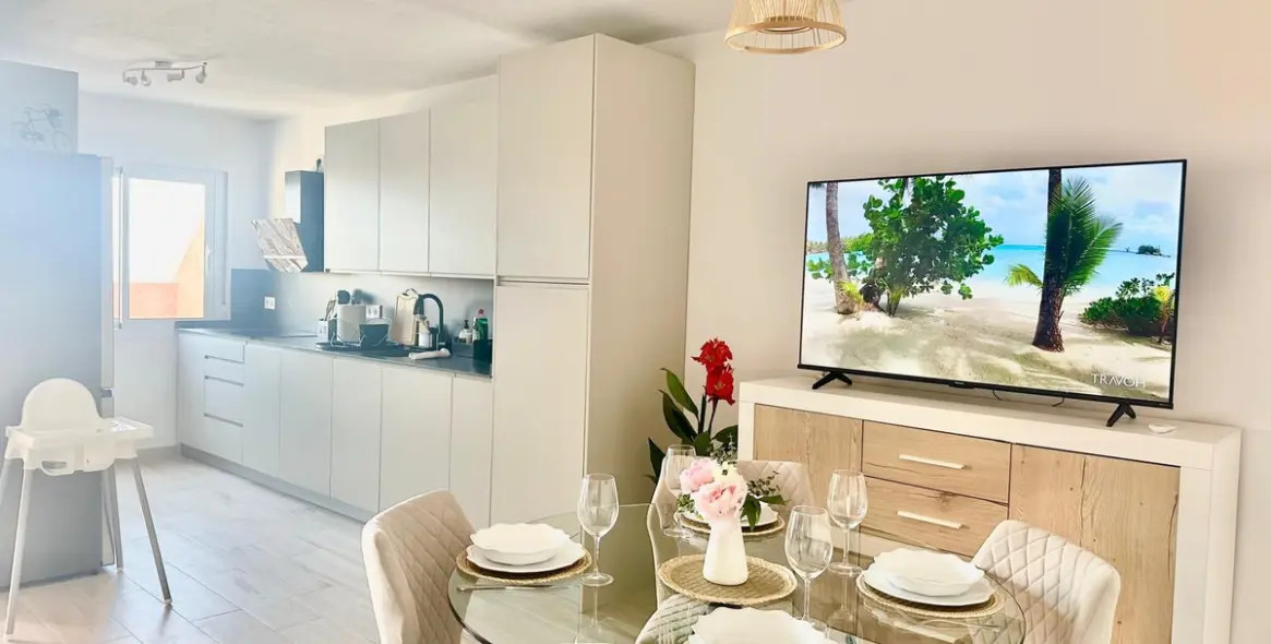 Sale of middle floor apartment in Calahonda 11