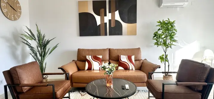 Sale of middle floor apartment in Calahonda 2