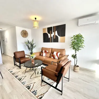 Sale of middle floor apartment in Calahonda