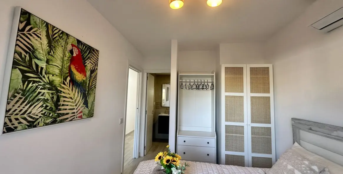 Sale of middle floor apartment in Calahonda 18