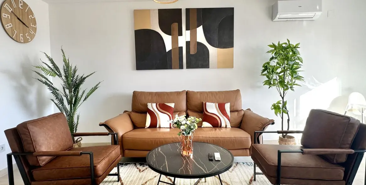 Sale of middle floor apartment in Calahonda 3