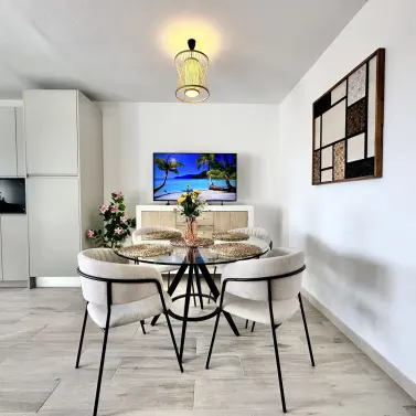 Sale of middle floor apartment in Calahonda