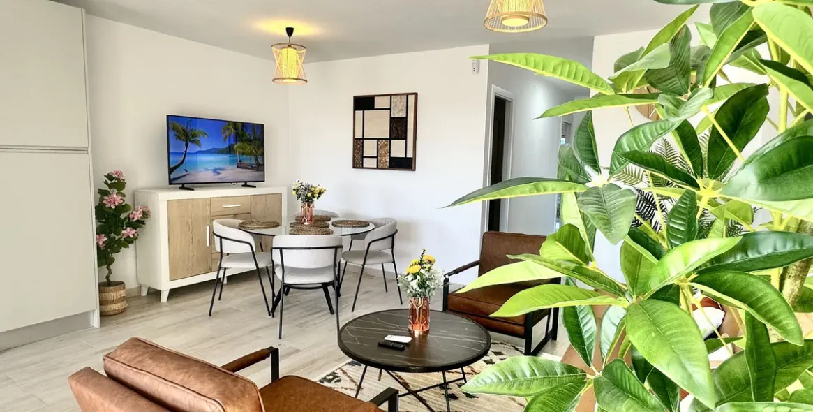 Sale of middle floor apartment in Calahonda 10