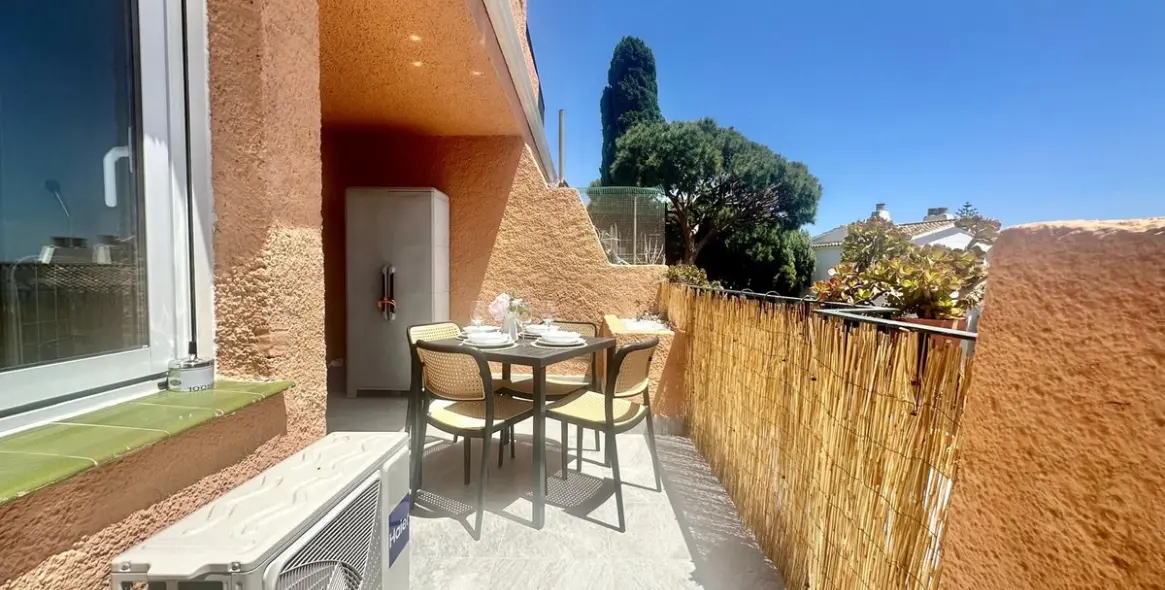 Sale of middle floor apartment in Calahonda 34