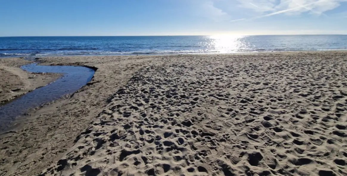 Sale of middle floor apartment in Calahonda 48