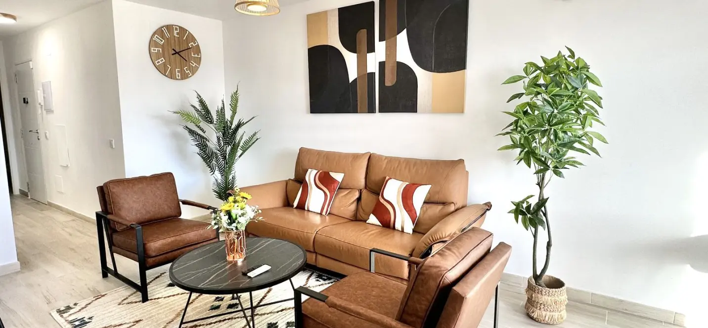 Sale of middle floor apartment in Calahonda 4