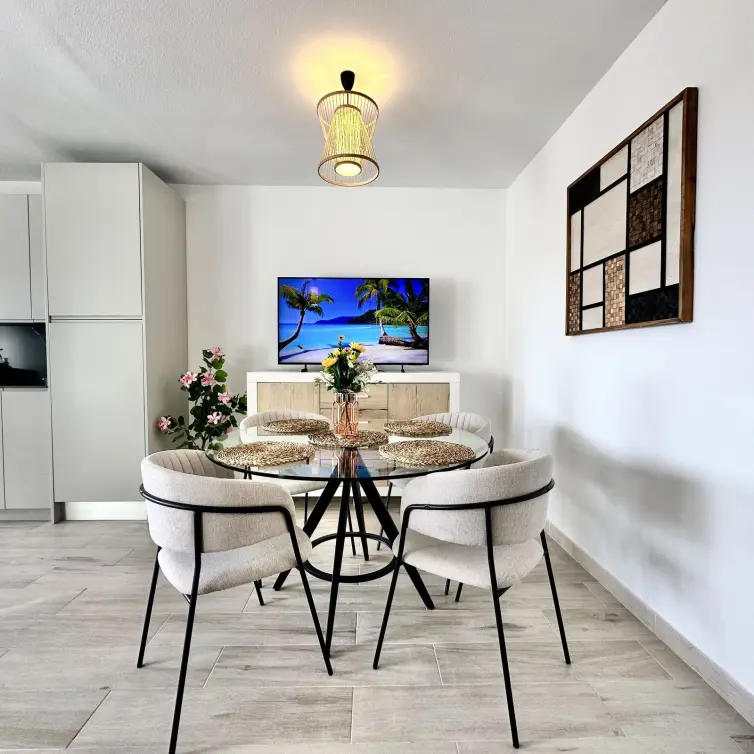 Sale of middle floor apartment in Calahonda