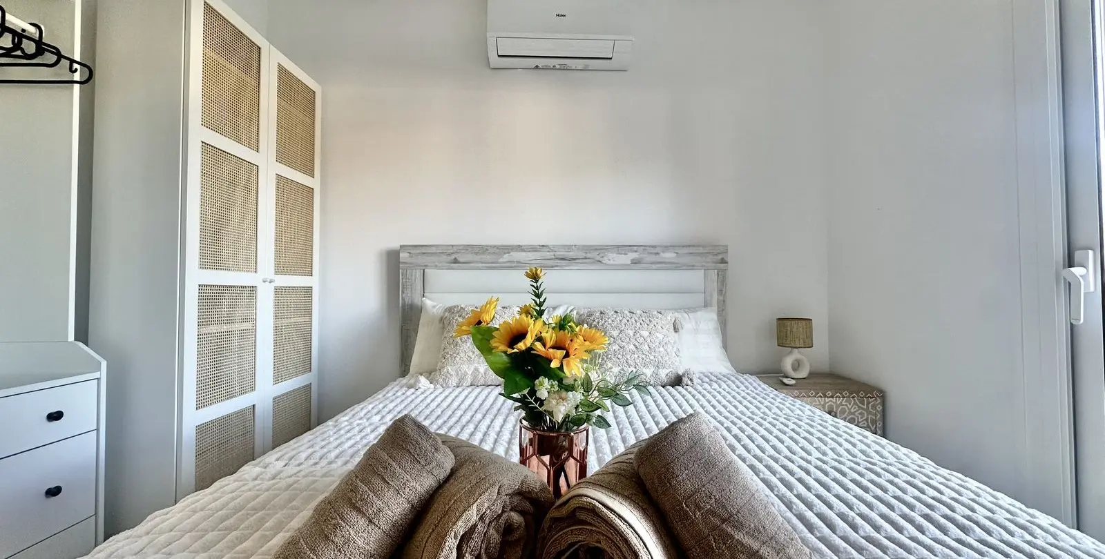 Sale of middle floor apartment in Calahonda 16