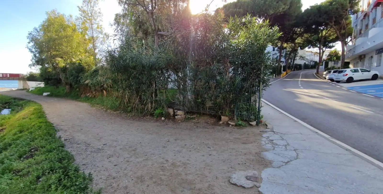 Sale of middle floor apartment in Calahonda 35