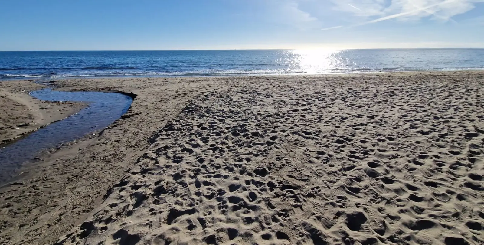 Sale of middle floor apartment in Calahonda 36