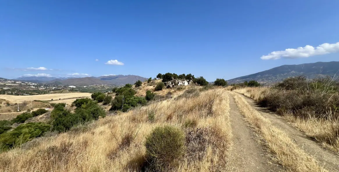 Sale of residential plot in La Cala 7