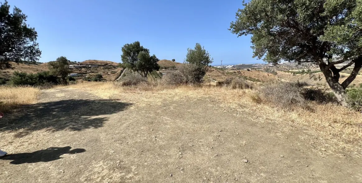 Sale of residential plot in La Cala 10