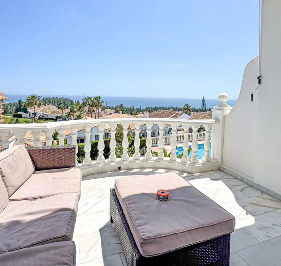 Продажа апартаментов на среднем этаже в El Chaparral