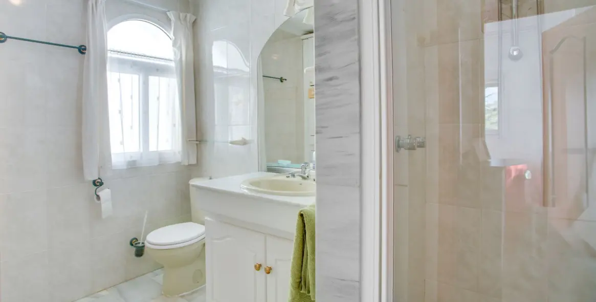 Продажа апартаментов на среднем этаже в El Chaparral 9