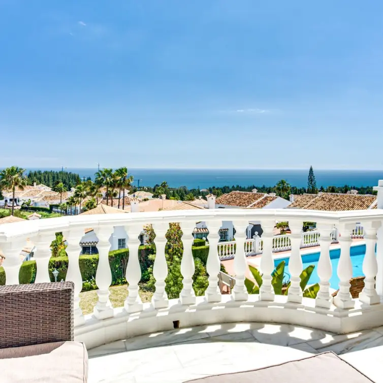Sale of middle floor apartment in El Chaparral
