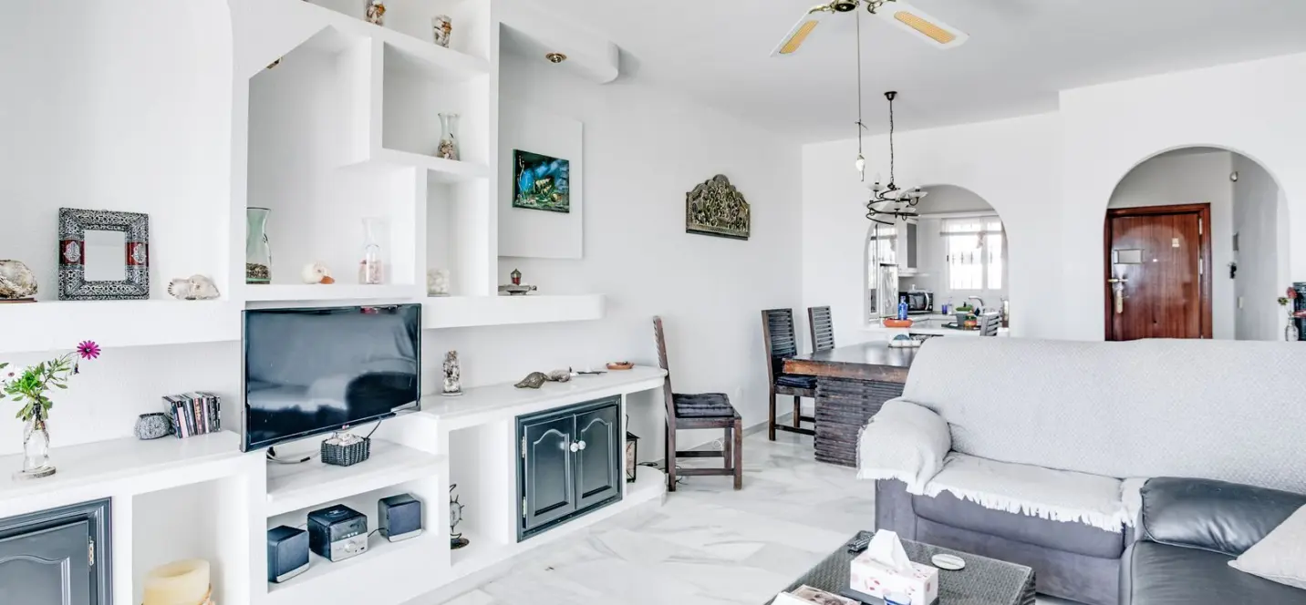 Sale of middle floor apartment in El Chaparral 3