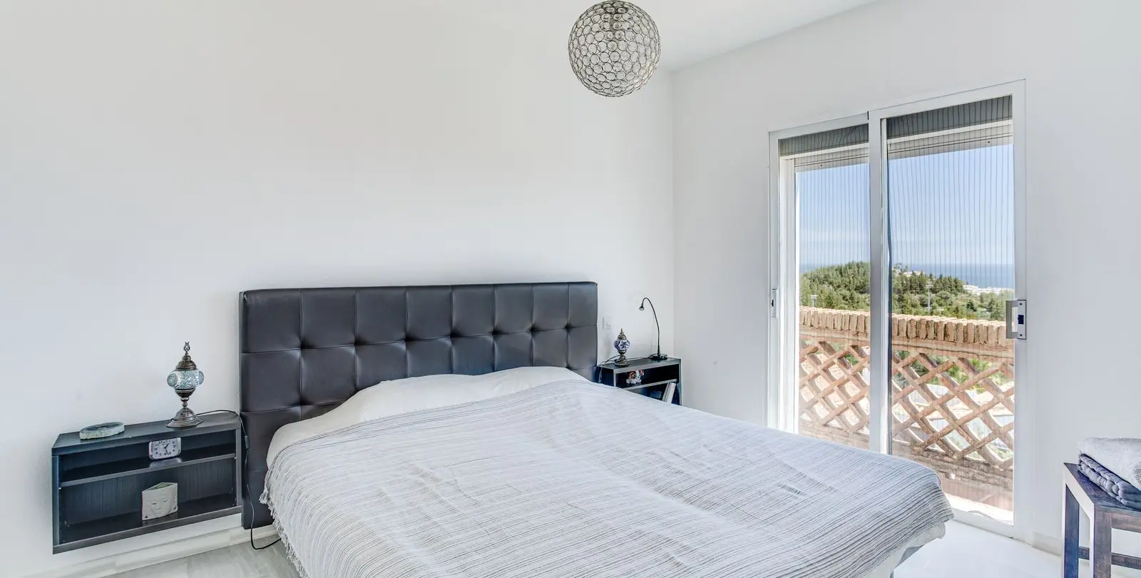Venta de apartamento en planta media en El Chaparral 7