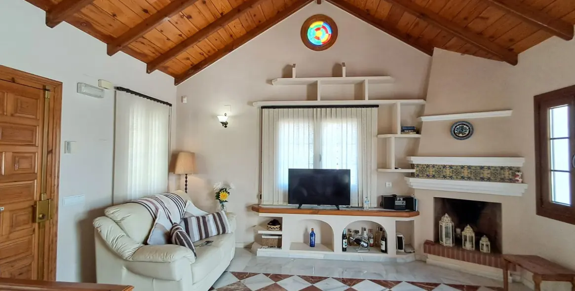 Sale of detached villa in Mijas Costa 10