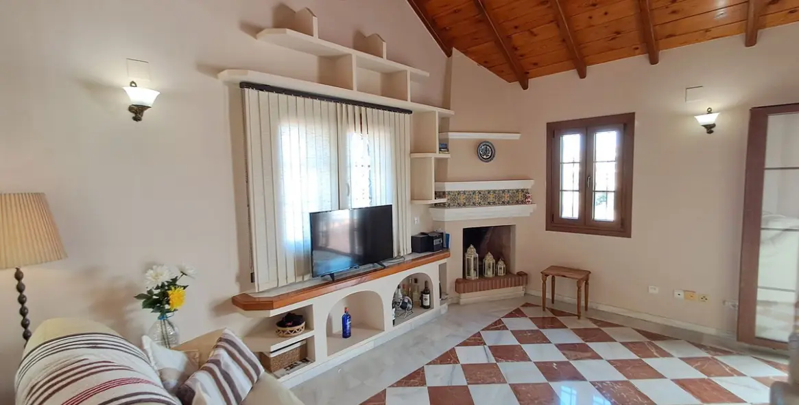 Sale of detached villa in Mijas Costa 15